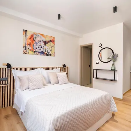 Apartment Urbi Et Orbi 2